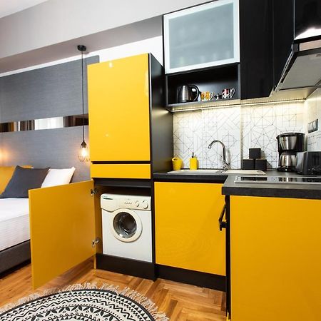 Downtown Luxury Boutique Suites : The Yellow Suite Thessaloniki Buitenkant foto