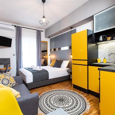 Downtown Luxury Boutique Suites : The Yellow Suite Thessaloniki Buitenkant foto