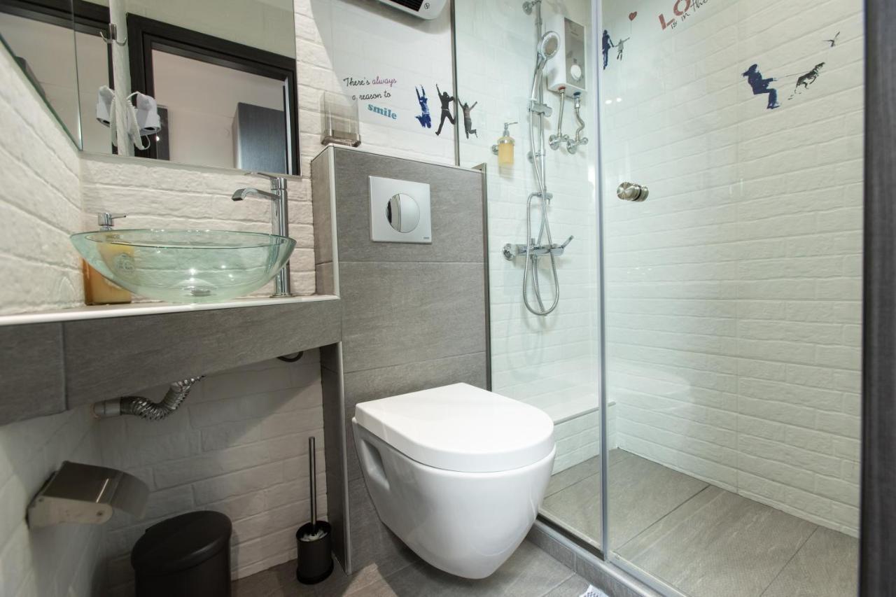 Downtown Luxury Boutique Suites : The Yellow Suite Thessaloniki Buitenkant foto