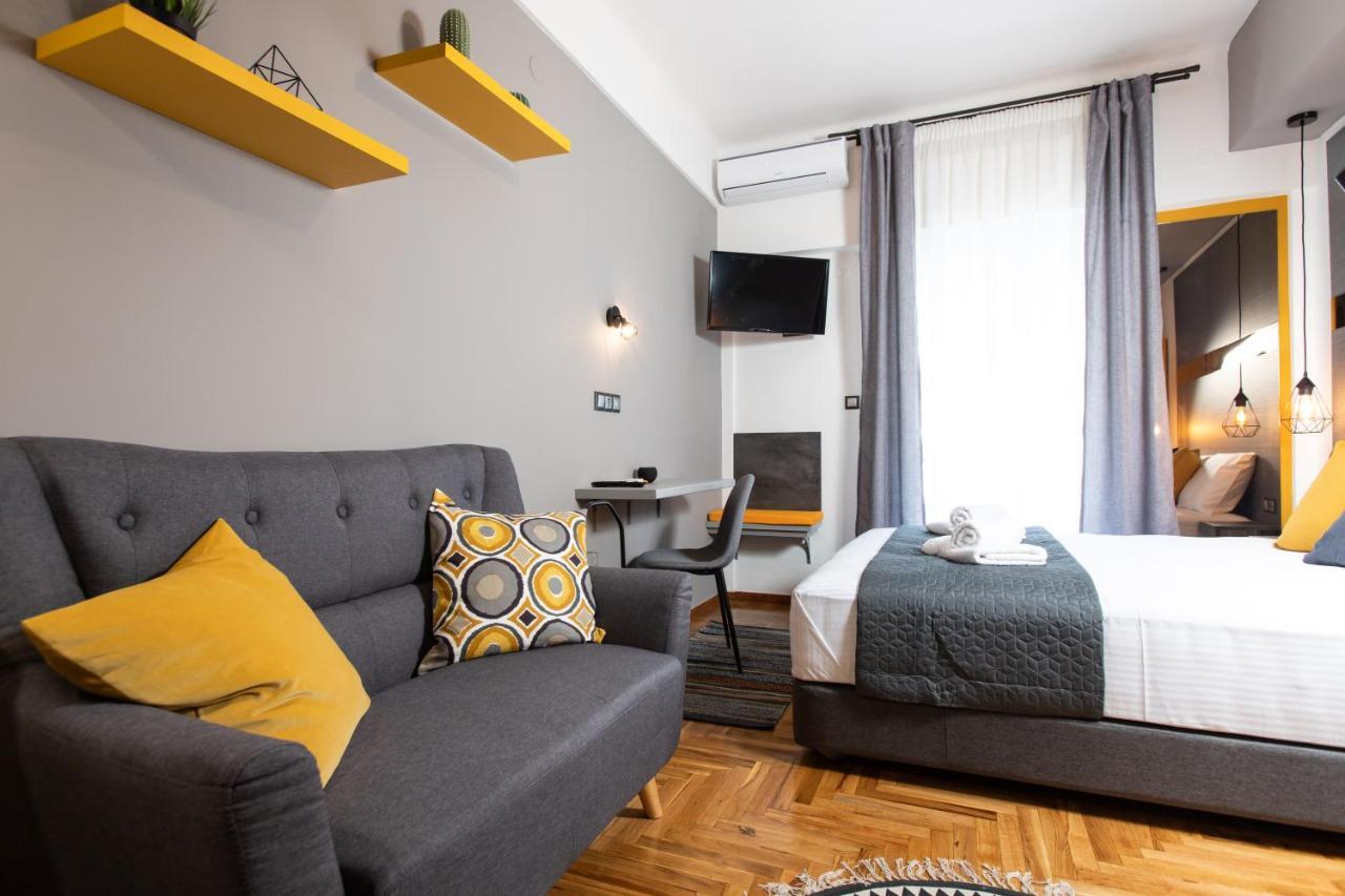 Downtown Luxury Boutique Suites : The Yellow Suite Thessaloniki Buitenkant foto