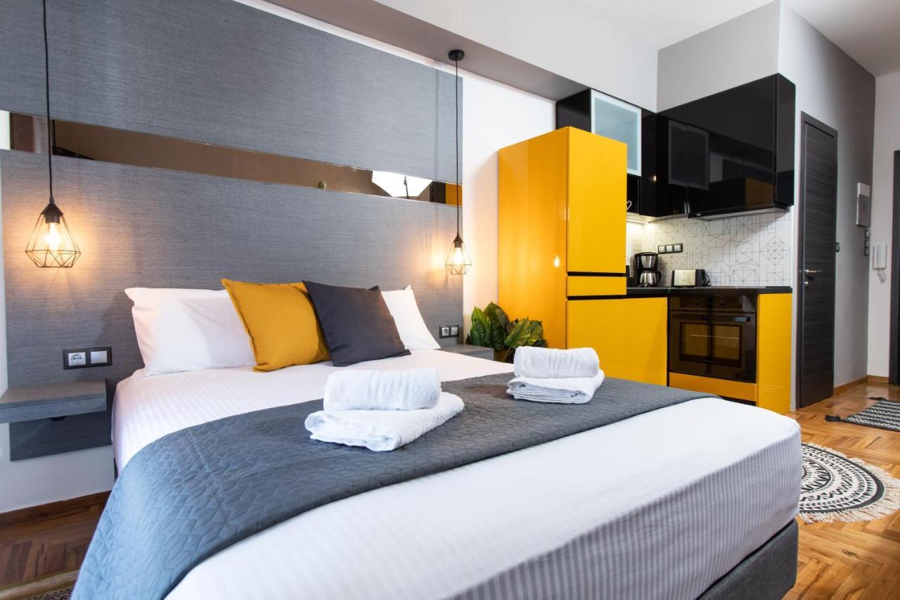 Downtown Luxury Boutique Suites : The Yellow Suite Thessaloniki Buitenkant foto